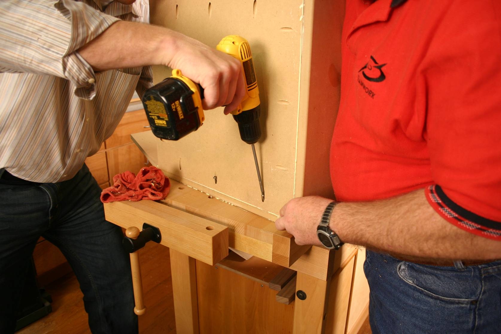Join parts of airplane toy box